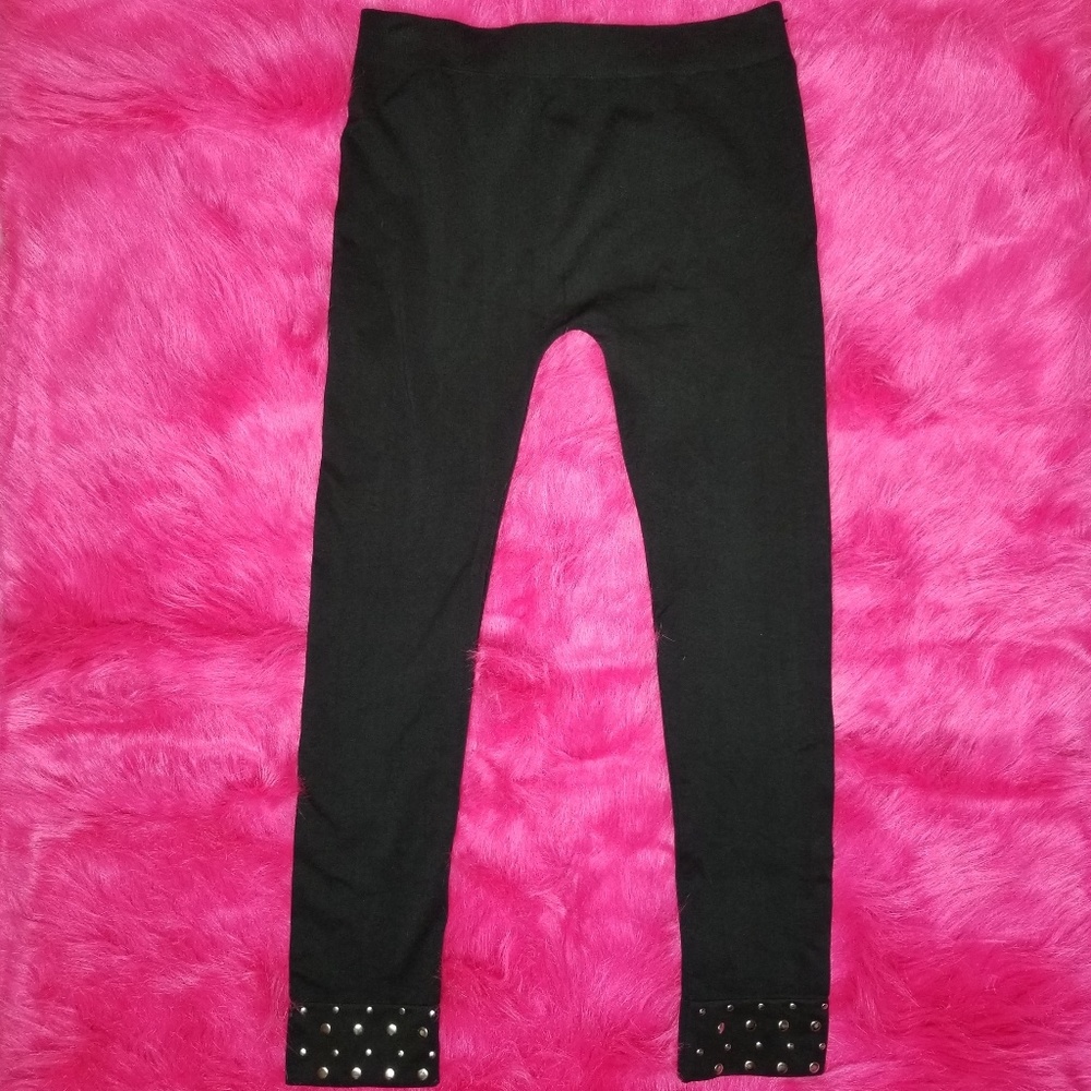 Black Cropped Capri Leggings With Studded Cuffs